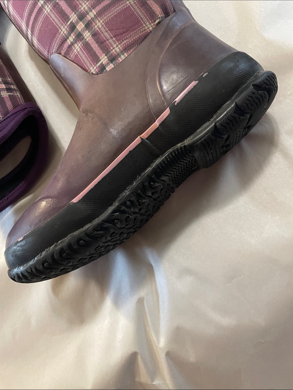 Bogs Youth Purple And Plaid Winter Boots. Good Condition. Size 4. - Picture 8 of 10